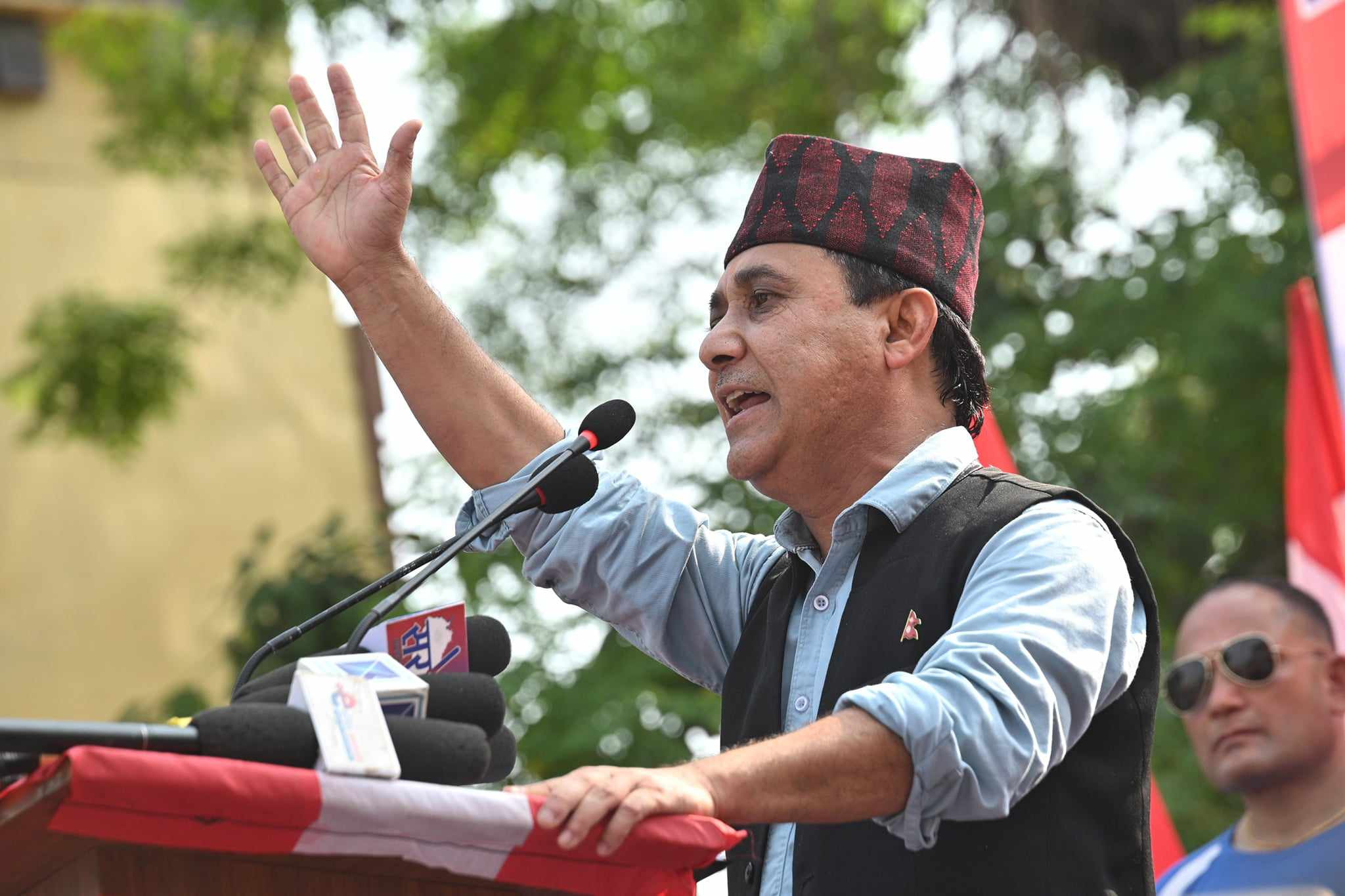 प्रचण्डलाई सडकबाट कांग्रेसकाे सन्देश– सिंहदरबार घेर्ने अवस्था नआओस्